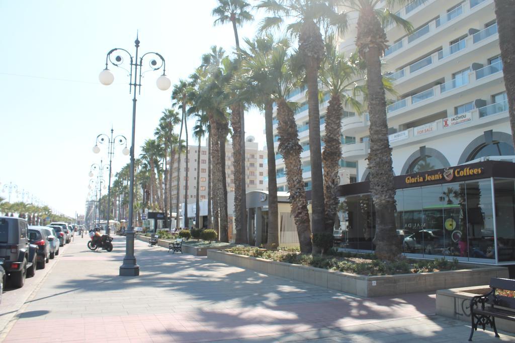 Mama Seaside Apartment Larnaca Exteriör bild
